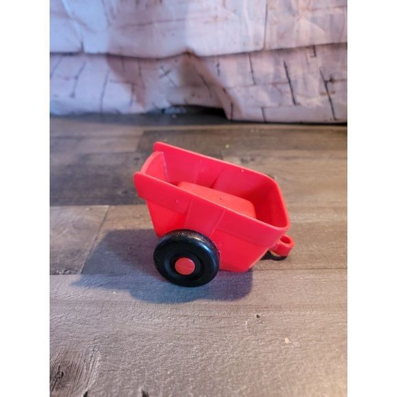 Red wagon toy figure plastic - Picture 3 of 6